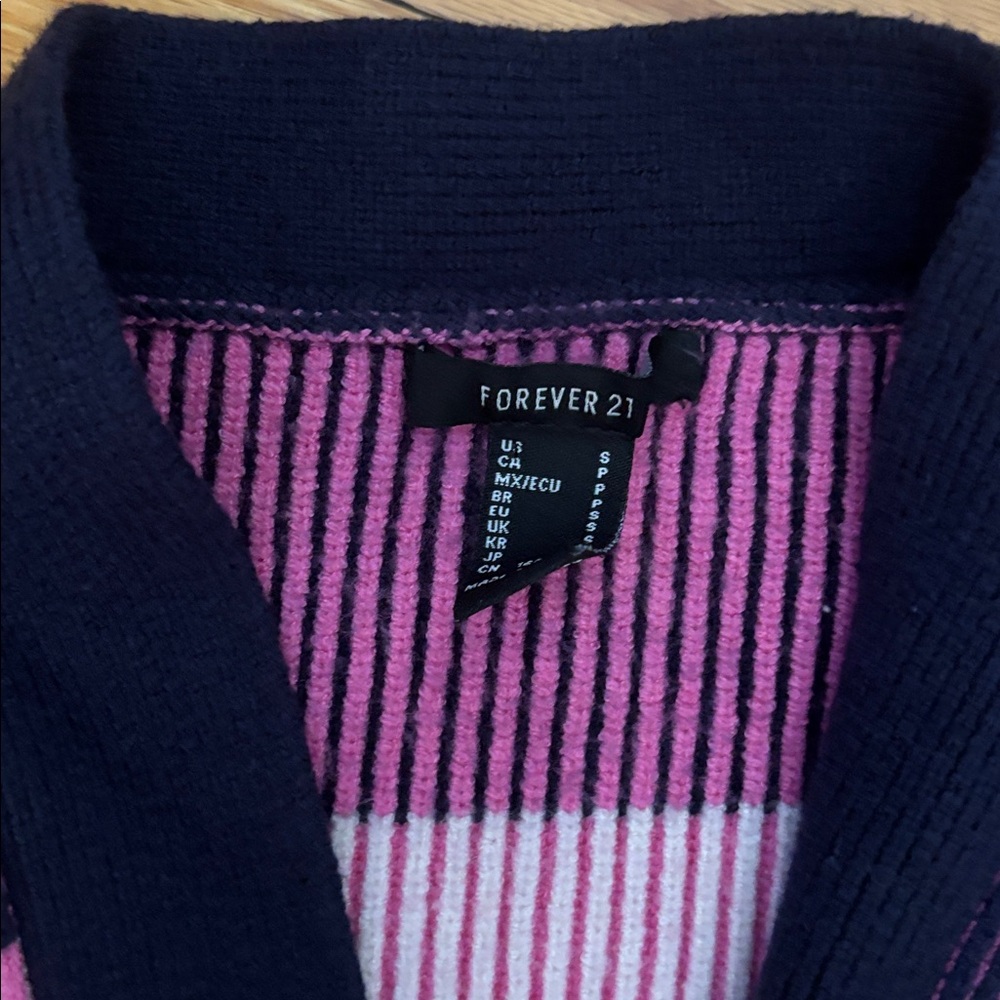 Forever 21 Pink Striped Crop Cardigan NEW!! Size small - Picture 5 of 7